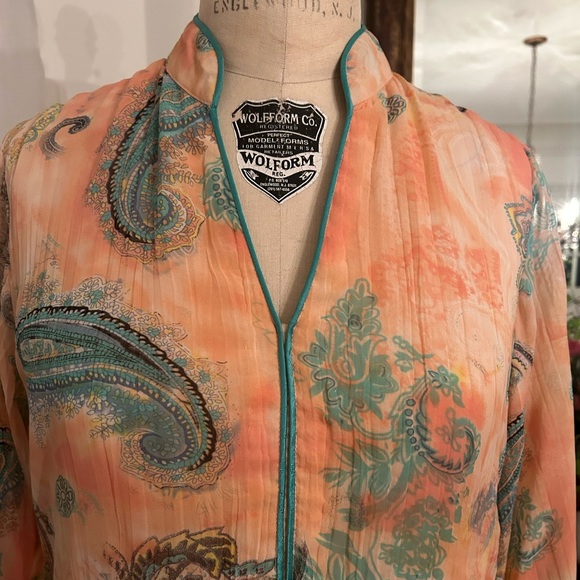 Luxurious caftan-dress with ribbon detail - Picture 7 of 7